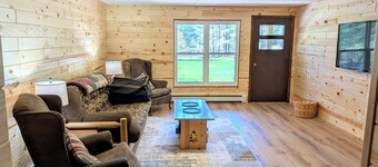 Riverfront - Kayaks - Game room - 15 min to Granite Peak Ski Resort