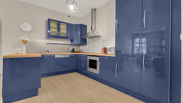 Réfrigérateur, micro-ondes, four, lave-vaisselle