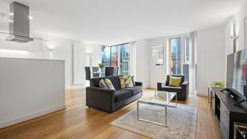 Deluxe Apartment, 2 Bedrooms, 2 Bathrooms (24) | In-room safe, blackout curtains, iron/ironing board, free WiFi