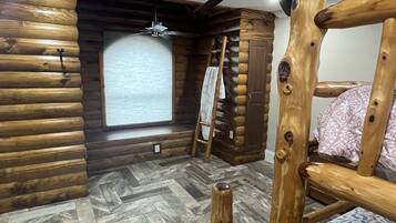 3 chambres, coffres-forts dans les chambres, fer et planche à repasser