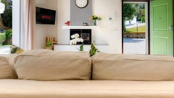 3 camere, una scrivania, ferro/asse da stiro, Wi-Fi gratuito