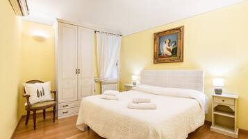 Appartamento Comfort | 2 camere, biancheria da letto di alta qualità, copriletto in piuma