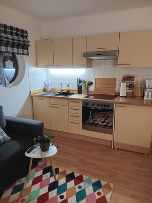 Oven, stovetop, dishwasher - Ferienwohnung Zwergmöwe im Möwennest Tossens (Butjadingen)