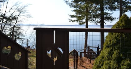 Lake Champlain house: sunsets, mountains, fishing