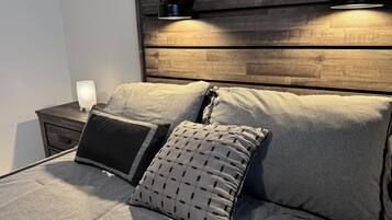 4 bedrooms, desk, iron/ironing board, free WiFi