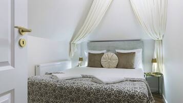 2 bedrooms, iron/ironing board, free WiFi