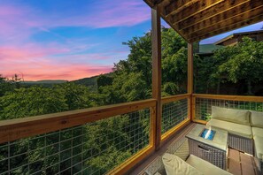 Property grounds - Mtn Views/Theatre/HotTub/PoolTable/GameRm/Firepit Sleeps 16 (Pigeon Forge)