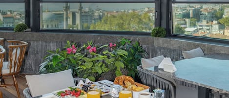 Breakfast area