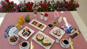 Free daily continental breakfast - VILA e BARDHE (Sarandë)