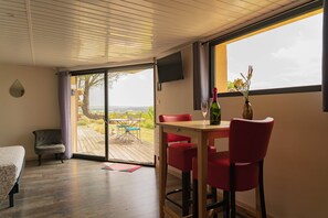 Dining - Gite Bois & Cailloux (MONTGAILLARD LAURAGAIS)