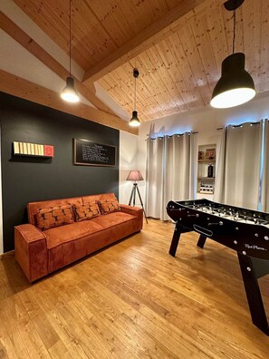 Spielezimmer