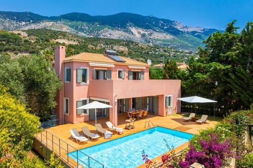 Villa Ionian Rose - Drei Schlafzimmer Villa, Schläft 6
