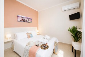 3 bedrooms, iron/ironing board, travel crib, WiFi