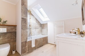 Comfort Double Room | Bathroom