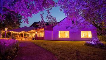 Fachada de la propiedad