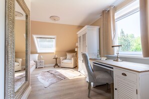 Double Room | Individually decorated, desk, free WiFi, bed sheets - Waldhotel und Restaurant Zeitreise (Bramsche)