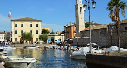 Magnolia Holiday Apartment - 50 m from the lake