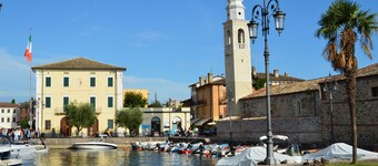 Magnolia Holiday Apartment - 50 m from the lake