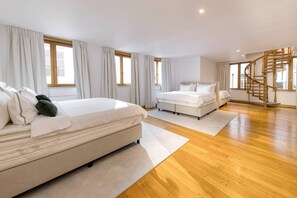 Presidentieel appartement | Lakens van Egyptisch katoen, luxe beddengoed, pillowtop-bedden