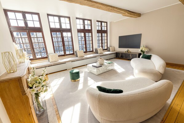 Presidential Apartment | Living area