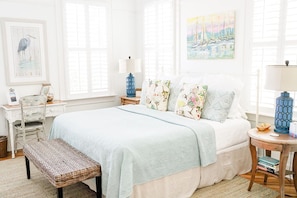 3 bedrooms, iron/ironing board, free WiFi, bed sheets - Summer Special! Cute Cottage Steps to Beach & Pool (St. Simons Island)