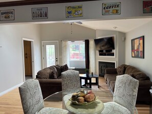 Interior - Big upper unit handicap retreat, 4br-3bt. fireplace and family room (Omaha)
