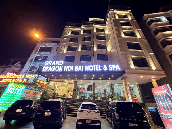 Front of property - Grand Dragon Noi Bai Hotel (Hanoi)