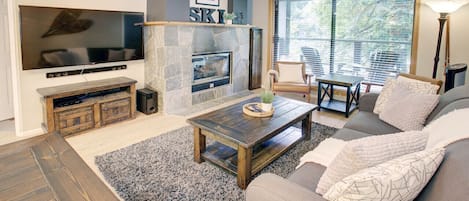 Smart TV, fireplace, stereo