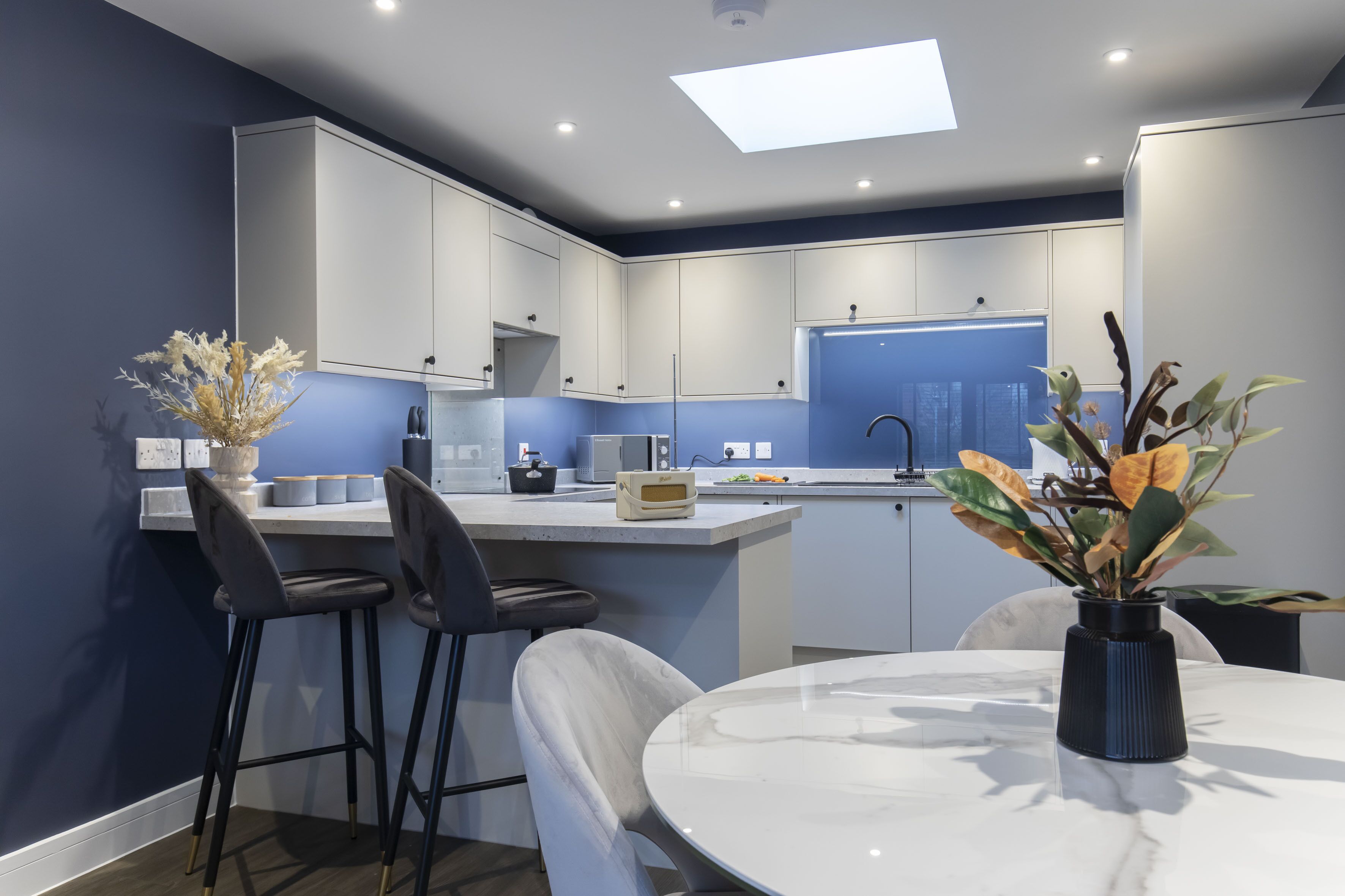 公寓 | 私人廚房 | 大型冰箱、微波爐、烤箱、爐台