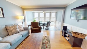 Smart TV - Your riverfront beach escape~ Surf and Turf (Folly Beach)