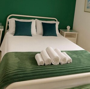 3 bedrooms, WiFi, bed sheets