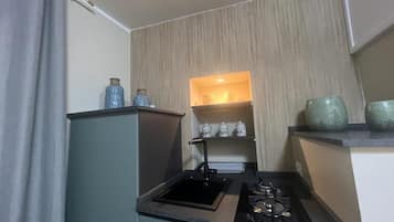 Réfrigérateur, four, plaque de cuisson