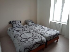1 bedroom, bed sheets - Appartement 50m de la plage (Saint-Michel-en-Grève)