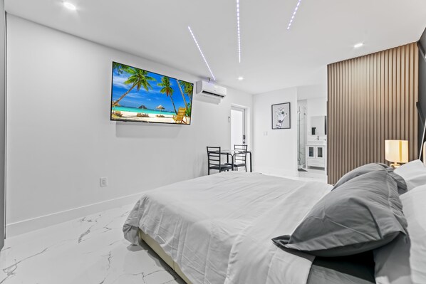 1 bedroom, in-room safe, desk, iron/ironing board