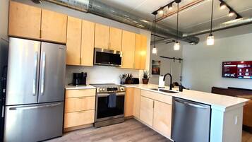 Fridge, microwave, oven, stovetop