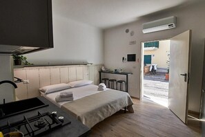 1 bedroom, free WiFi, bed sheets - Sanbenedetto Apartment (San Benedetto del Tronto)