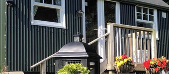 1 Bedroom Cabin Sleeps 2, Private Garden, Wifi