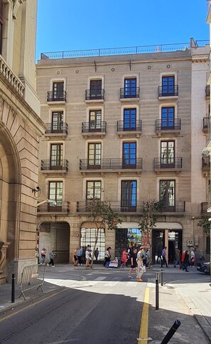 Front of property - Hotel La Pau  (Barcelona)