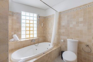 Bathroom - APARTAMENTOS MOON DREAMS PUERTO (El Puerto de Santa Maria)