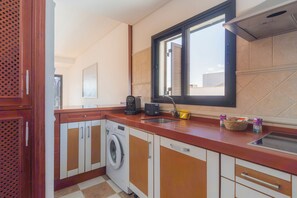 Apartment, 3 Bedrooms | Private kitchen