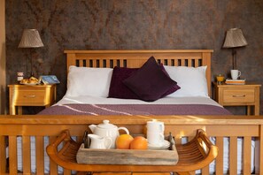 8 bedrooms, desk, iron/ironing board, free WiFi