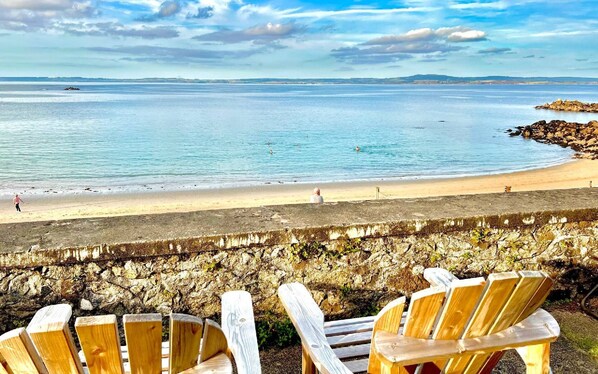 Beach nearby - Charming and comfortable apartments with an ecological approach (DOUARNENEZ)