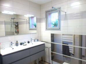 Hair dryer, towels