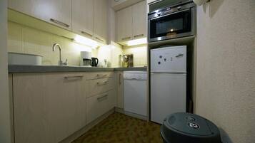 Réfrigérateur, micro-ondes, four, lave-vaisselle