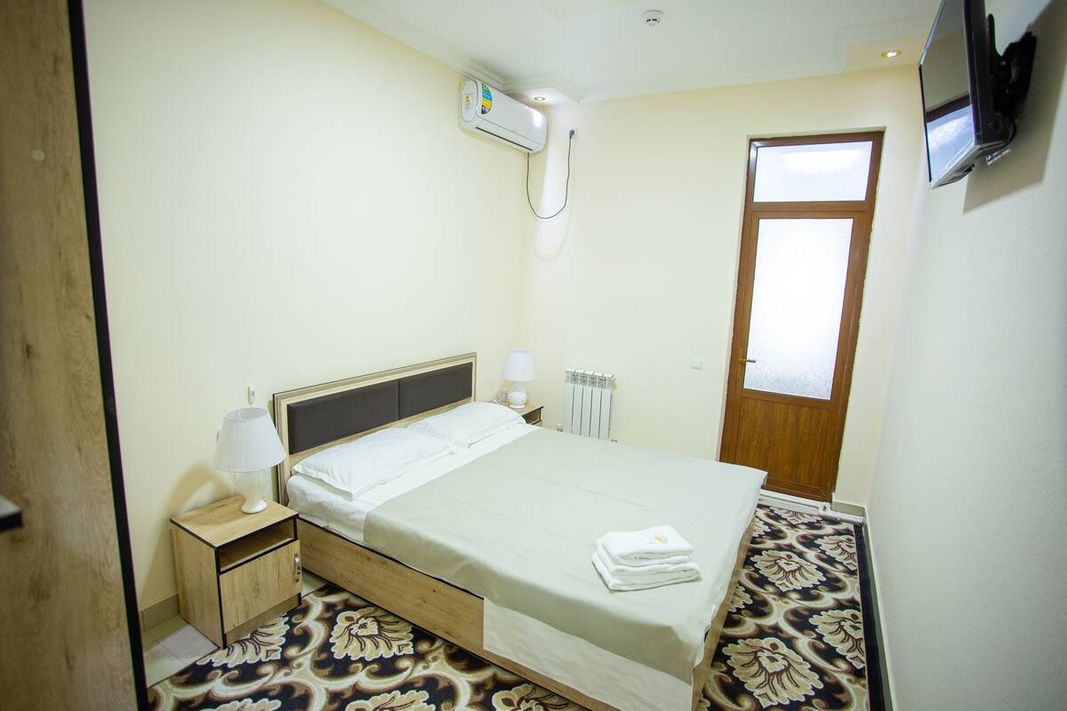 Economy Double Room | Soundproofing, bed sheets