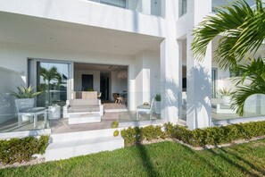 Terrace/patio - The Turtle Villa (Nassau)