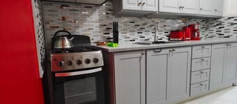 Peaceful 1 bedroom apartment minutes from Port of Spain and Carnival activities