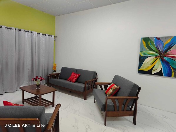 Smart TV - Peaceful 1 bedroom apartment minutes from Port of Spain and Carnival activities (St Anns)