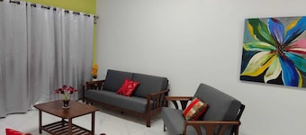 Peaceful 1 bedroom apartment minutes from Port of Spain and Carnival activities