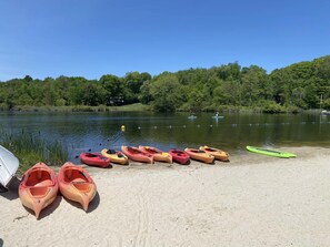 Beach towels - Oak View - Upscale Retreat w/ Vintage Fireplace, Sonos Sound, & Firepit (Tobyhanna)